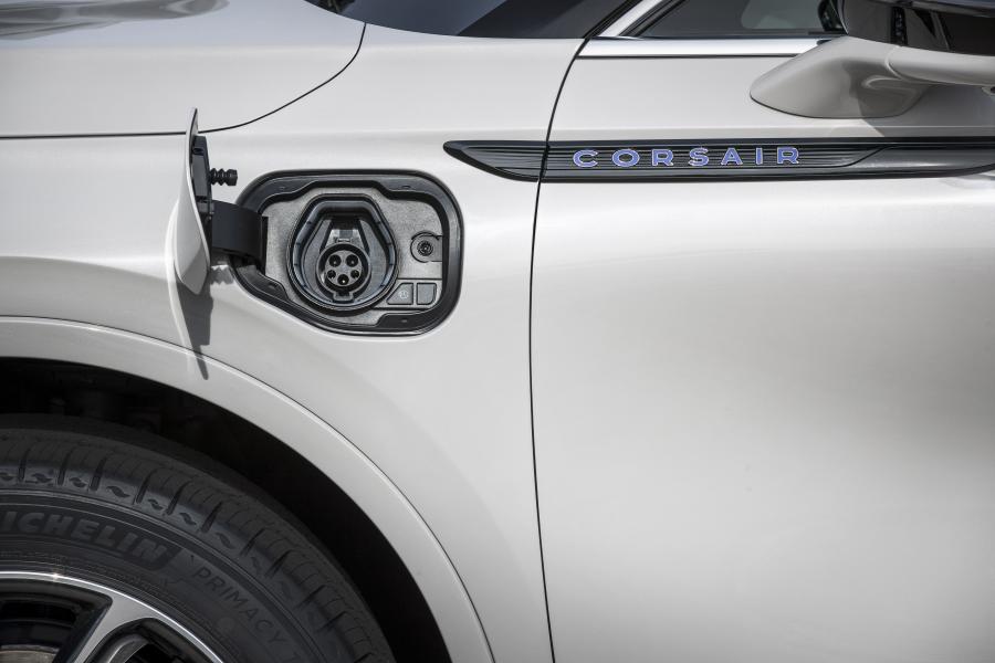 Детали экстерьера Lincoln Corsair Grand Touring 2020 года  (фото 10 из 22)
